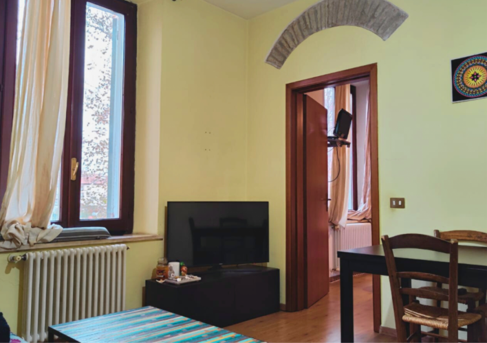 BILOCALE RISTRUTTURATO IN PALAZZO D’EPOCA CON PARCHEGGIO