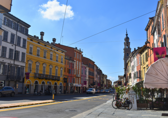 NEGOZIO ESCLUSIVO IN CONTESTO STORICO E DI FASCINO