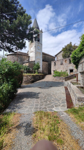 CASA IN PIETRA NEL BORGO DI BERCETO