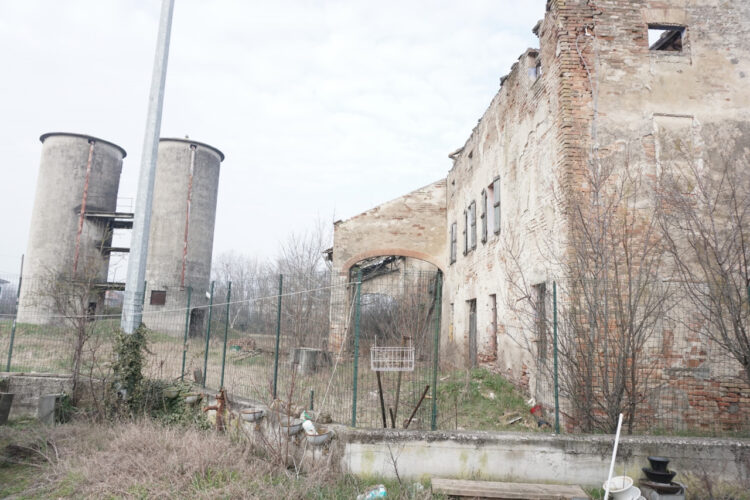 IL RUSTICO CHE TUTTI CERCANO: INDIPENDENZA, VERDE PRIVATO E LIBERTÀ DI PROGETTO