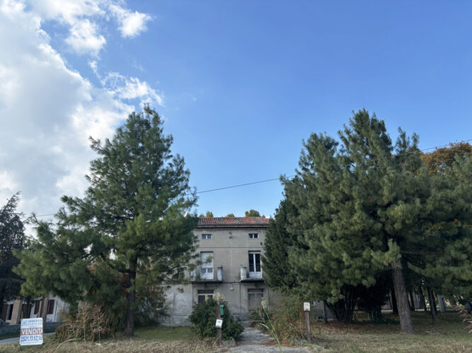 INDIPENDENZA E VERDE A BAGANZOLA: BIFAMILIARE CON GIARDINO PRIVATO