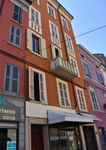 NEGOZIO ESCLUSIVO IN CONTESTO STORICO E DI FASCINO