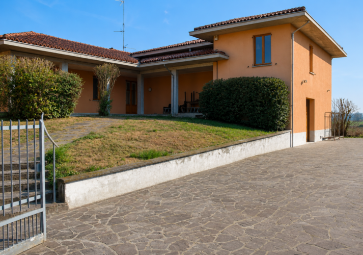 SPAZI GENEROSI, PRIVACY TOTALE: LA VILLA CHE CERCAVI ORA DISPONIBILE