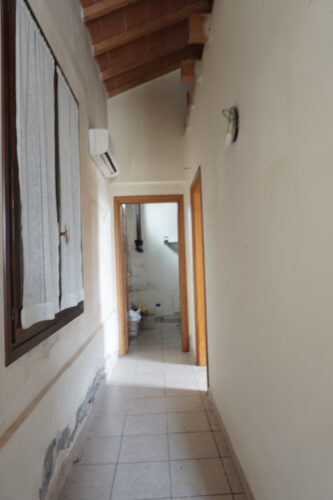 MAGAZZINO CON INGRESSO INDIPENDENTE A MEZZANI: INVESTIMENTO SICURO