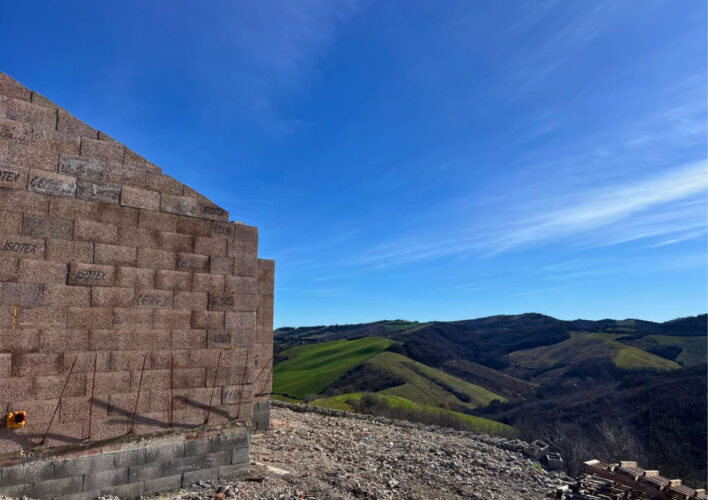 TRANQUILLITÀ, DESIGN E NATURA: LA CASA CHE PARLA DI TE