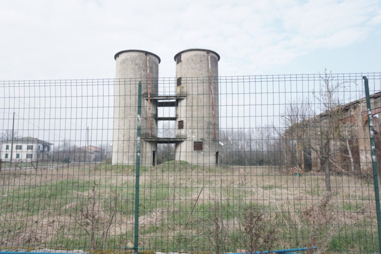 IL RUSTICO CHE TUTTI CERCANO: INDIPENDENZA, VERDE PRIVATO E LIBERTÀ DI PROGETTO