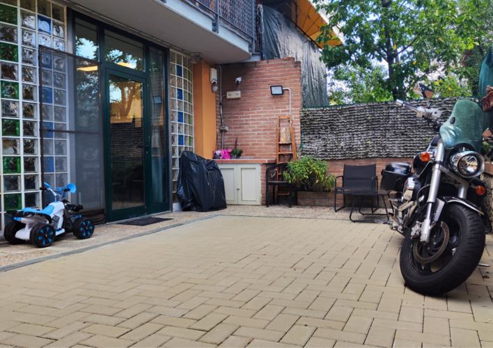 INDIPENDENZA E VERDE A BOTTEGHINO: TRILOCALE CON GIARDINO