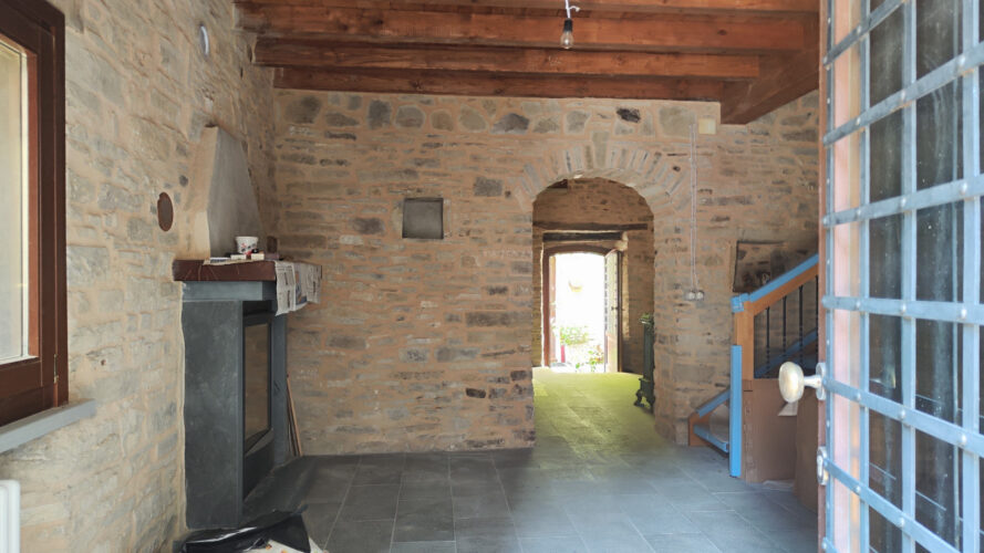 CASA IN PIETRA NEL BORGO DI BERCETO