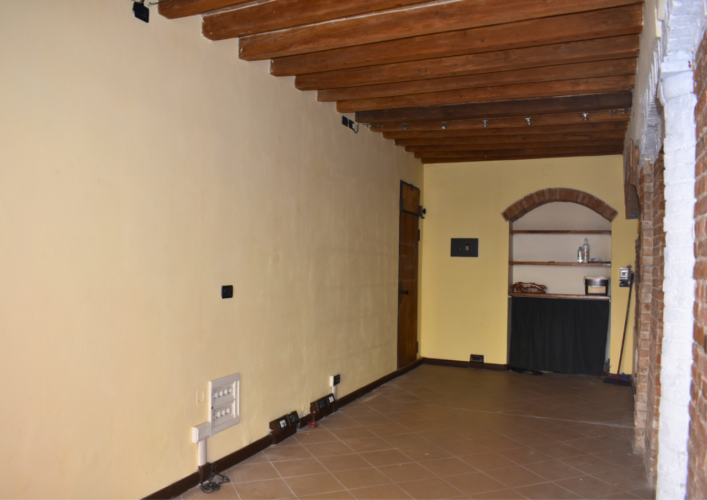 NEGOZIO ESCLUSIVO IN CONTESTO STORICO E DI FASCINO