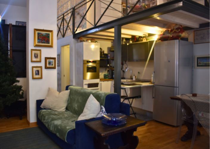 LOFT IN CENTRO CON SPAZIO ESTERNO