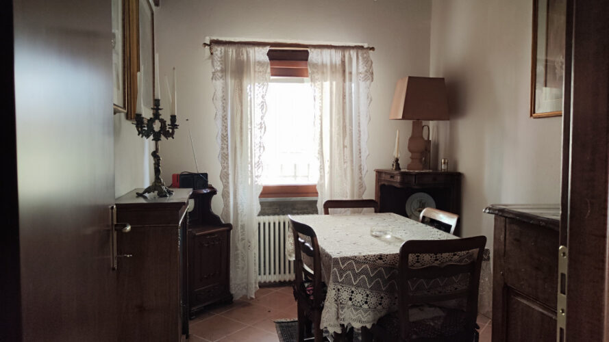 UNA CASA CHE RACCONTA: RISTRUTTURATA, ARREDATA, E GIÀ TUA