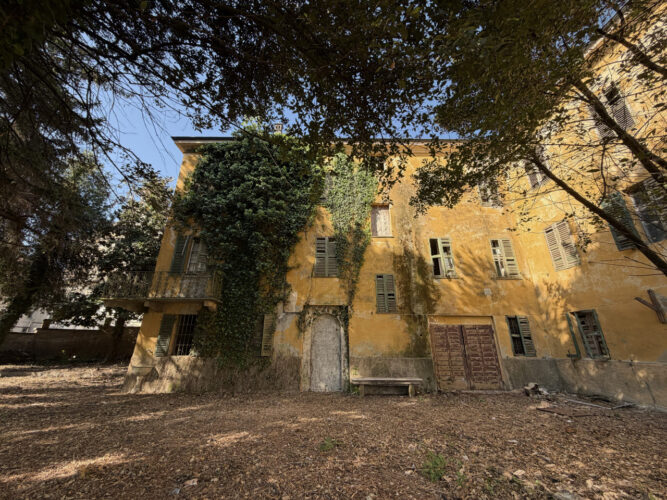 COLORNO: PALAZZO D’EPOCA CON POSSIBILITÀ DI REALIZZARE PIÙ APPARTAMENTI