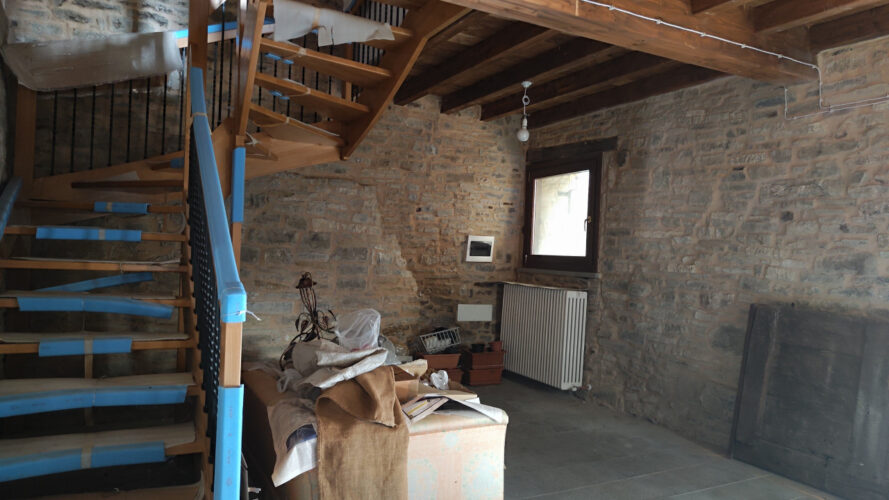 CASA IN PIETRA NEL BORGO DI BERCETO
