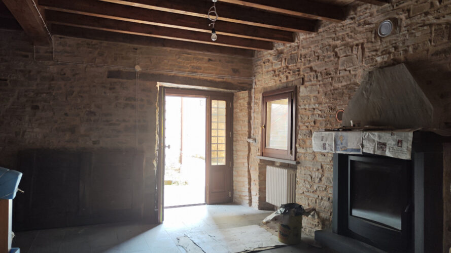 CASA IN PIETRA NEL BORGO DI BERCETO
