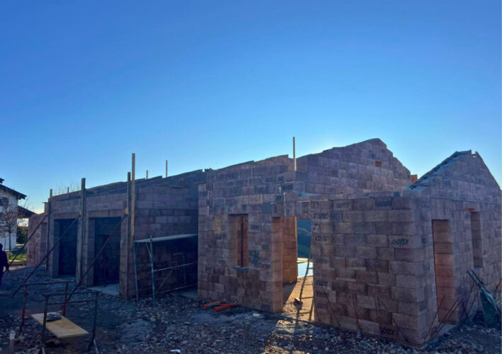 TRANQUILLITÀ, DESIGN E NATURA: LA CASA CHE PARLA DI TE