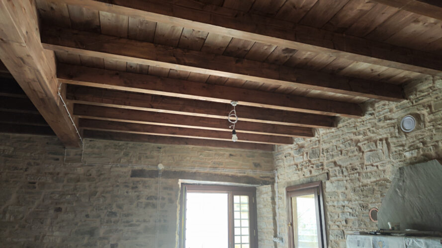 CASA IN PIETRA NEL BORGO DI BERCETO
