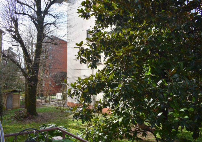 INTERNA VIA EMILIO LEPIDO: TRILOCALE RISTRUTTURATO