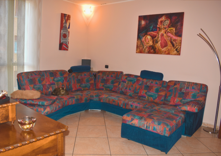 FIDENZA: ELEGANTE QUADRILOCALE SU DUE LIVELLI