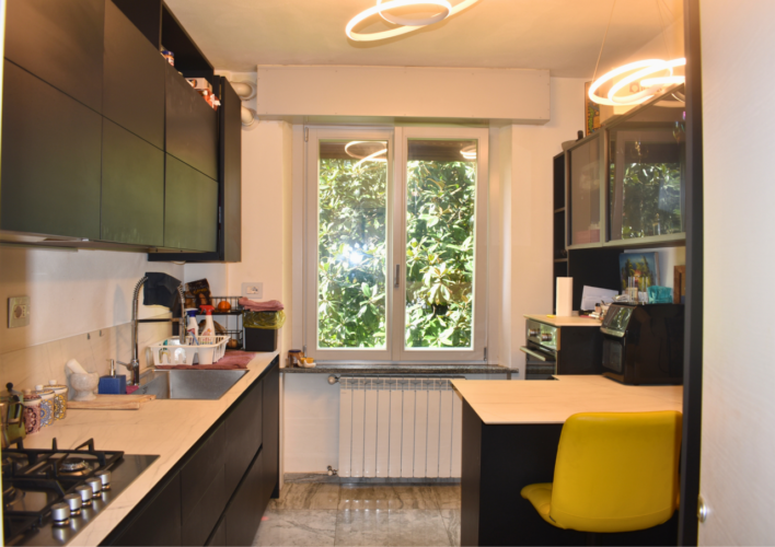 INTERNA VIA EMILIO LEPIDO: TRILOCALE RISTRUTTURATO