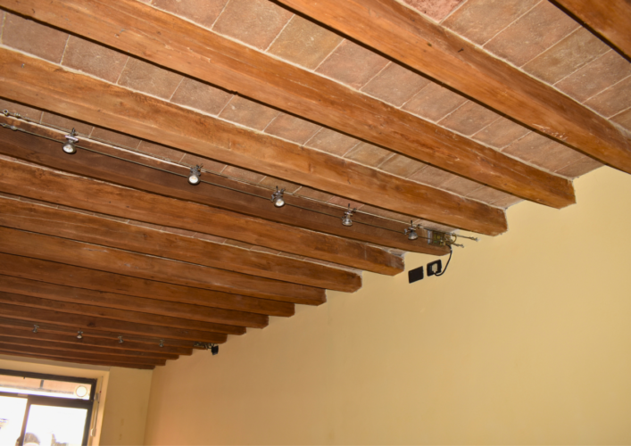 NEGOZIO ESCLUSIVO IN CONTESTO STORICO E DI FASCINO