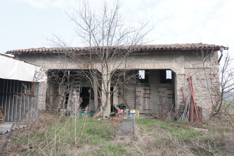 MAGAZZINO CON INGRESSO INDIPENDENTE A MEZZANI: INVESTIMENTO SICURO