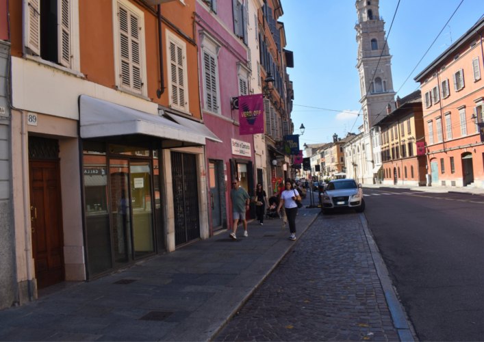 NEGOZIO ESCLUSIVO IN CONTESTO STORICO E DI FASCINO