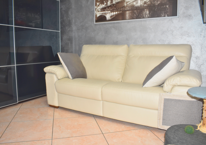 FIDENZA: ELEGANTE QUADRILOCALE SU DUE LIVELLI