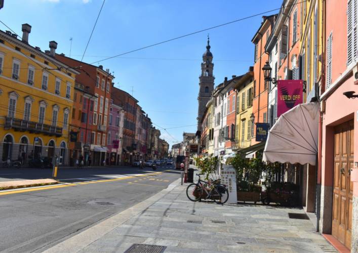 NEGOZIO ESCLUSIVO IN CONTESTO STORICO E DI FASCINO