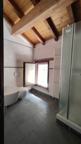 CASA IN PIETRA NEL BORGO DI BERCETO