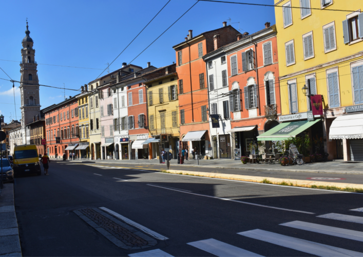 NEGOZIO ESCLUSIVO IN CONTESTO STORICO E DI FASCINO