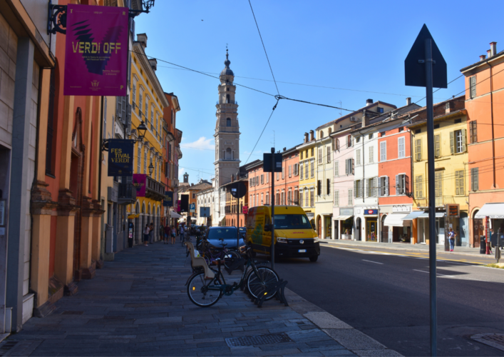 NEGOZIO ESCLUSIVO IN CONTESTO STORICO E DI FASCINO