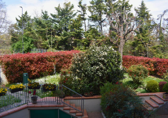 COLLECCHIO: SPLENDIDO QUADRILOCALE CON GIARDINO