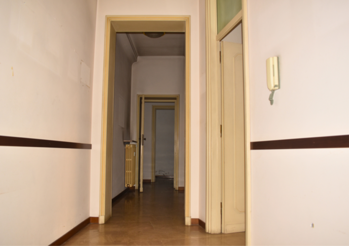 UFFICIO LUMINOSO IN CENTRO A SALSOMAGGIORE
