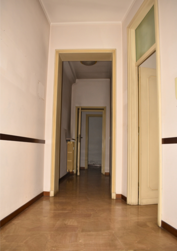 UFFICIO LUMINOSO IN CENTRO A SALSOMAGGIORE