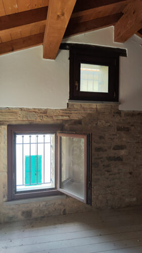 CASA IN PIETRA NEL BORGO DI BERCETO