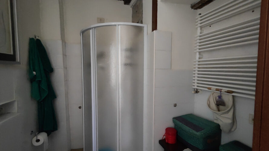 UNA CASA CHE RACCONTA: RISTRUTTURATA, ARREDATA, E GIÀ TUA