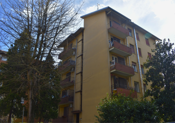 INTERNA VIA EMILIO LEPIDO: TRILOCALE RISTRUTTURATO