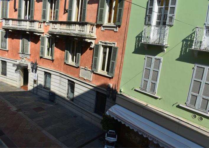 UFFICIO LUMINOSO IN CENTRO A SALSOMAGGIORE