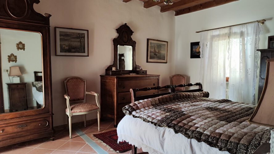 UNA CASA CHE RACCONTA: RISTRUTTURATA, ARREDATA, E GIÀ TUA
