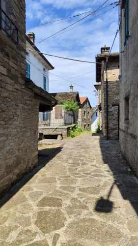 CASA IN PIETRA NEL BORGO DI BERCETO