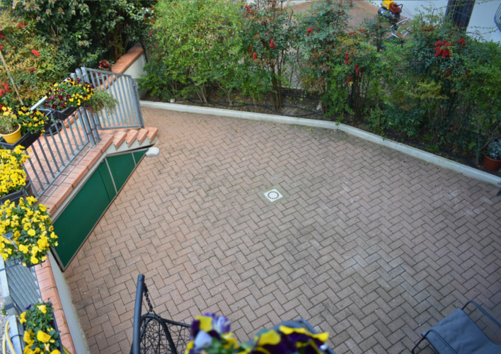 COLLECCHIO: SPLENDIDO QUADRILOCALE CON GIARDINO