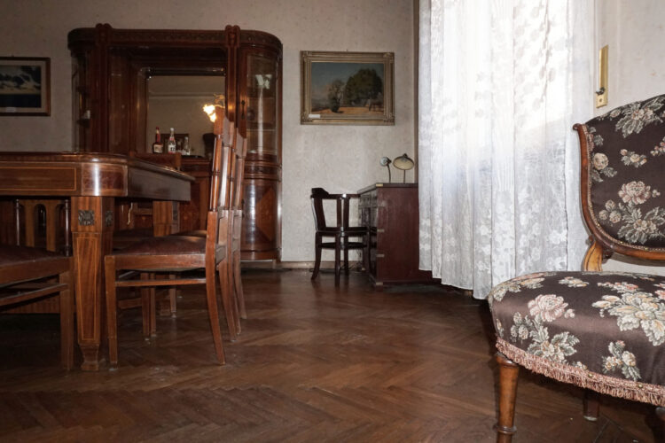 QUADRILOCALE SIGNORILE A DUE PASSI DALLA PILOTTA