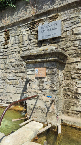 CASA IN PIETRA NEL BORGO DI BERCETO