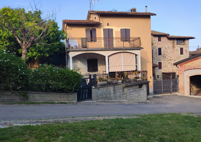 GIARDINO PRIVATO E INDIPENDENZA: L’OCCASIONE CHE CERCHI A LANGHIRANO