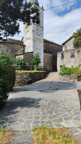 CASA IN PIETRA NEL BORGO DI BERCETO
